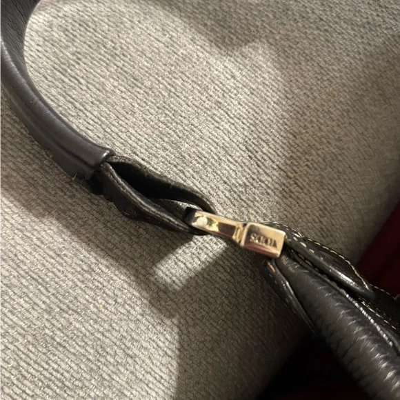 Chic Black Leather Shoulder Bag - Picture 5 of 7